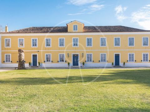 Historic Century Farm with Rural Tourism Located between Nazaré and São Martinho do Porto, this property, dating back to the 13th century, has been in the same family since the 19th century. Classified as a national public interest site since 2005, t...