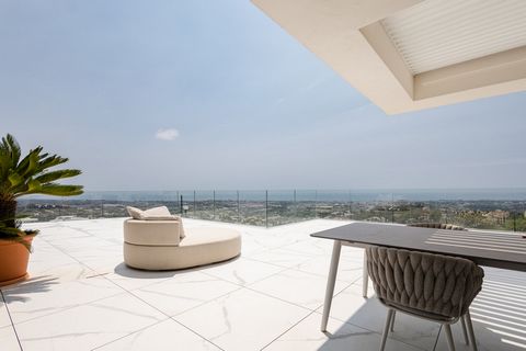 Located in Benahavís. Introducing an incredible apartment located in BYU Hills, featuring 3 bedrooms and 3 bathrooms. This exquisite residence offers a private outdoor pool with a spacious terrace spanning 180 square meters, accompanied by a beautifu...