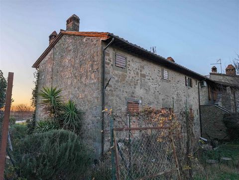 Renovated stone farmhouse portion on three levels of 240 sqm with three free sides, divided as follows: - Ground floor comprising entrance hall, cellar with bathroom and technical room with pellet boiler and domestic water boiler connected to solar p...