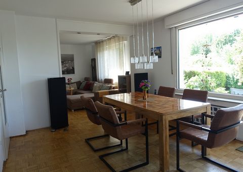 Fully furnished ground floor apartment with terrace in a good quiet location in Herten. Ideal for 1-2 people working in the area or looking for a nice retreat. Very good connection to ÖPVN (bus/ train), A43 and A2 are reachable in 10 minutes by car. ...