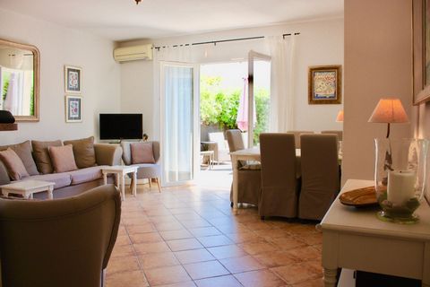 Our quietly located private village house in le Plan de la Tour near St. Maxime enjoys great popularity and offers every comfort. Here you can vacation very comfortably for two but also for six, we offer 3 closed bedrooms - 2 bathrooms on 2 floors pl...