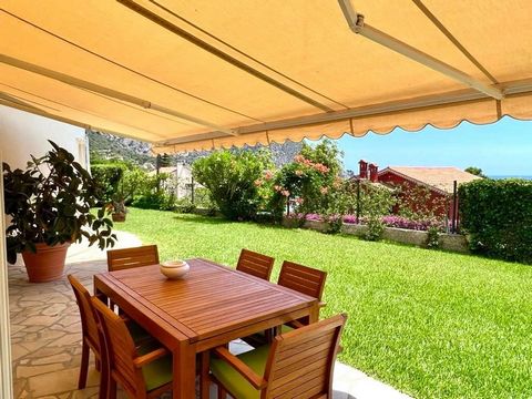 Eze bord de Mer, lovely 91.12 m2 3 bedroom garden level apartment in a small, sunny condominium within walking distance of the beach, providing direct access to a large and pleasant flat garden of approx. 200 m2. Completely renovated with quality mat...