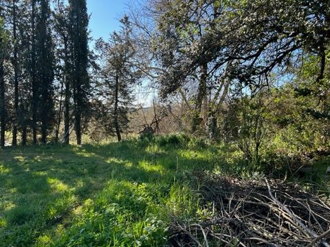 HERAULT 34150 LA BOISSIERE building land of 2000 m², very well located, quiet and with view. Price:364,000 euros Agency fees: 14000 euros including VAT and buyer's charges, i.e. 350000 excluding fees. 