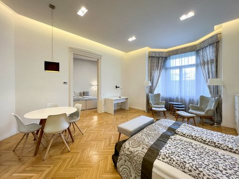 A freshly renovated, classically elegant 2 bedroom apartment is available for long term rent in Budapest's prestigious district 5, only few minutes walk from the Kálvin tér and the Danube. Excellent public transport options (metro line M3, tram line ...