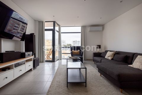 Unmissable opportunity by the sea! Property located in the heart of Quarteira, in a privileged location, next to the market and the beach, close to various services, shops and restaurants. This three bedroom apartment with contemporary architecture, ...