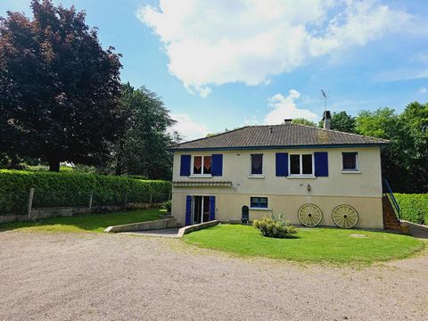 18570 - LE SUBDRAY - Située au calme belle maison de 97.3 m² environ 4 pièces 3 chambres sur sous-sol complet comprenant au rez-de-chaussée : Entrée, Salon séjour, Cuisine aménagée, Dégagement desservant Salle de bain, 2 Chambres dont 1 avec dressing...