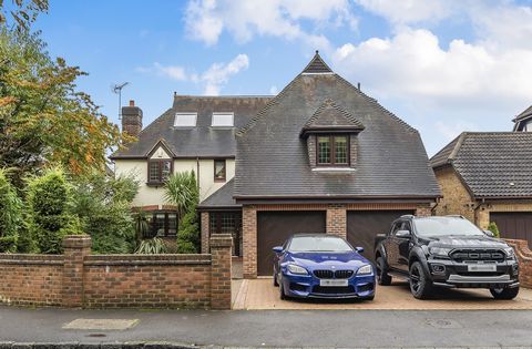 Location This spacious and well presented family home is ideally situated in one of Tadworth's sought-after locations and is conveniently close to the excellent facilities of Tadworth, Walton on the Hill & Epsom. Tadworth Station provides services in...