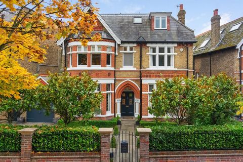 An exquisite seven-bedroom detached period home, seamlessly combining timeless charm with modern luxury. Set behind electric gates, the property boasts mature front and rear gardens, offering a private, serene escape. A sweeping 1748 sq ft driveway w...