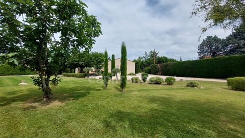 Maison familiale en campagne Grand terrain clôturé, parfait pour les enfants ! Vous rêvez d'une maison au calme, entourée de nature, mais proche des commodités ? Cette maison de plain-pied construite en 2003 est idéale pour une famille à la recherche...