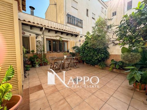 Nappo Real Estate has the great pleasure to present you exclusively this unique and unique (given its scarcity in the current market) ground floor apartment with large patio and free roof in the highly demanded family neighbourhood of Camp d'en Serra...