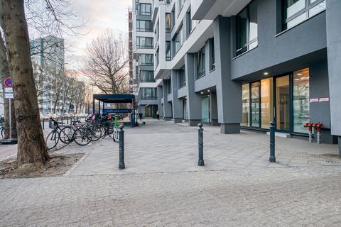 Beschreibung Kommen Sie und leben Sie vom ersten Tag an in Berlin in diesem geräumigen Apartment mit einem Schlafzimmer. Sie werden es lieben, in dieses durchdacht möblierte, wunderschön gestaltete und voll ausgestattete Charlottenburger Zuhause mit ...