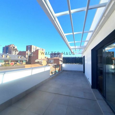 This beautiful new construction exterior penthouse is located in a modern building that has a swimming pool and parking space on the property, offering an exclusive and comfortable lifestyle. The house has an area of ​​66 m² with a large terrace of m...