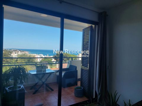 Bellissima vista mare, T1 in vendita inserito in gated community con diverse piscine, giardini e 3 campi da tennis. Completamente restaurato. Composto da 1 camera da letto, 1 bagno, angolo cottura e soggiorno. Soggiorno e camera da letto con vista ma...