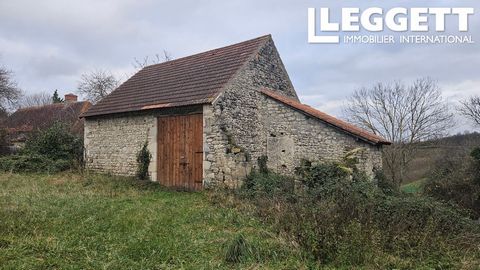 A33009ABR03 - Cette charmante grange en pierre offre environ 80m² de surface au sol, avec le potentiel de créer des espaces de vie supplémentaires sur deux niveaux. Une annexe attenante, autrefois utilisée comme écurie, ajoute à son charme rustique. ...