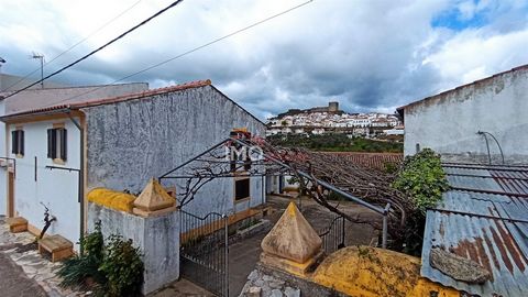 Set of two 2-bedr. and 3-bedr. houses, with 2112m2 of land, which can easily be used as a garden or cultivation area.  The 2-bedroom villa, with 210 m2 of gross construction area, consists of 3 rooms on the ground floor. The 1st floor consists of a k...