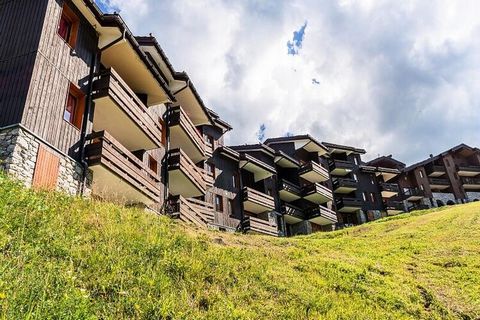 Gelegen op de hoogten van Valmorel, zijn de grote chalets in typisch Savoyaardse stijl, 4 tot 5 verdiepingen (geen lift), verdeeld in de vorm van een gehucht in de wijk Crève Cœur. Gelegen boven het centrum van Valmorel en de winkelstraat, heeft u to...