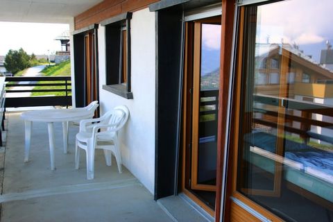 MONT ROUGE – APARTMENT E 010 Escape to this cozy apartment in Veysonnaz, Switzerland, ideal for family getaways, accommodating up to 8 guests. Key Features: Central Location Mountain Views Balcony Cable TV Parking Accommodation Details: 70 m² apartme...