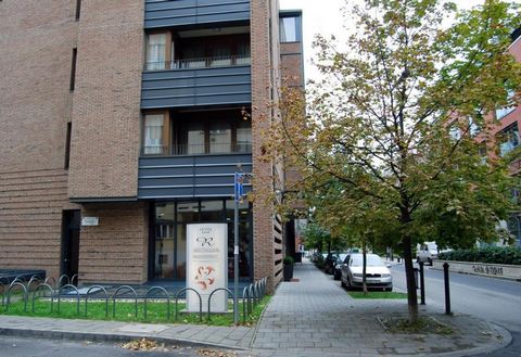 Situé dans le prestigieux quartier de Buda, cet hôtel 4 étoiles offre un haut niveau de confort à ses clients. Avec 50 chambres, l’établissement propose une gamme d’hébergements, dont des chambres standard de 20 m², des chambres supérieures de 35 m² ...