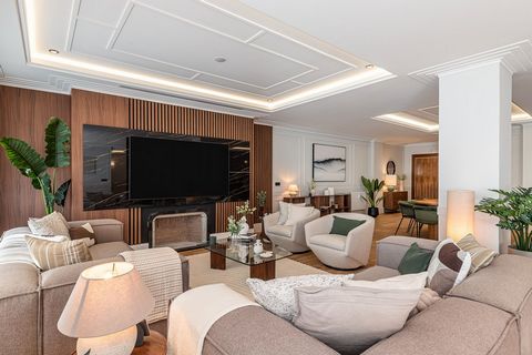 Velzia Homes представляет эту впечатляющую недвижимость площадью 357 м² в процессе реконструкции на улице Альмагро. В доме 4 большие спальни, 5 ванных комнат, кабинет, терраса, большая гостиная-столовая и полностью оборудованная открытая кухня. Кроме...