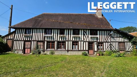 A31250NOE14 - Leggett a le plaisir de présenter cette charmante maison de cinq chambres à coucher en colombage. Salon et salle à manger ouverts sur l'extérieur avec une grande cheminée normande, et une grande chambre au rez-de-chaussée avec des porte...