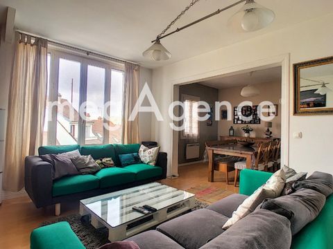 Appartement cosy et lumineux idéalement situé en hyper centre de Mantes la Jolie, à 10 mn de la gare (ligne J St Lazare futur RER E), des écoles et commerces. Entrée spacieuse, salon séjour lumineux de 31 m² avec possibilité de créer une 3eme chambre...