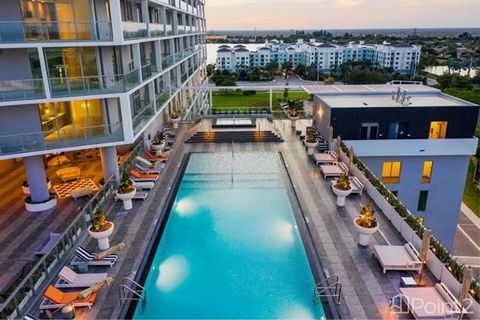 Ferienwohnungen in Miami. Lieferbereit, mit einer unendlichen Auswahl an Annehmlichkeiten und in einer begehrten Lage für Investoren, Touristen und Einheimische. EIN METROPICA MODERNER LUXUS IM HERZEN VON SÜDFLORIDA Generieren Sie sofortiges Residual...