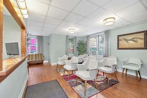 Fantastic space in the famed Brevoort Building with a private entrance thru the front garden!This very flexible space has been one of the top Retina surgeons in York office for many years.Unusual find and space in a top building in the heart of The V...