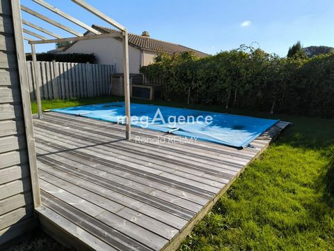 A Rare Pearl to Taste Ingredients: 1 house with wooden cladding, built in 2013 and in excellent condition 83 m² of modern comfort 4 rooms, including 3 bright bedrooms 1 elegant bathroom 1 magnificent wooden terrace, facing south, for cooking at perfe...