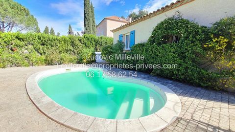 Venez découvrir cette villa de type 5 de 116m² de plain-pied en 4 faces avec piscine sur un terrain de 669m². Budget 319 900 euros (honoraires a charge vendeurs) La villa se compose d'un hall d'entrée avec placard, d'un espace de vie très lumineux av...