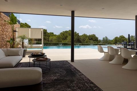 Nestled in the prestigious Vista Alegre area, this villa offers a stunning blend of modern design, privacy, and panoramic views of the Mediterranean and Formentera. Just a short drive from the charming village of Es Cubells, this south-facing villa c...