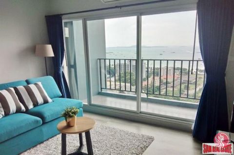 Situato al 28 ° piano, questo condominio di 60 mq con due camere da letto in vendita ha una splendida vista sul mare. Ogni camera ha finestre dal pavimento al soffitto che mettono in risalto la vista. C'è un open space con un divano, un tavolo da pra...