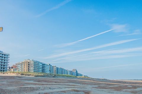 ruim appartement met 2 slaapkamers op de zeedijk Dit prachtige appartement ligt in het serene kustplaatsje Nieuwpoort en biedt de perfecte mix van comfort, gemak en adembenemende vergezichten. Gelegen op slechts een steenworp afstand van de ongerepte...