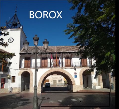 ¿Quieres comprar plaza de garaje en Borox? Excelente oportunidad de adquirir en propiedad esta plaza de garaje con una superficie de 27,3m² ubicada en la localidad de Borox, provincia de Toledo. Dispone de buenos accesos y está bien comunicada. ¿Quie...