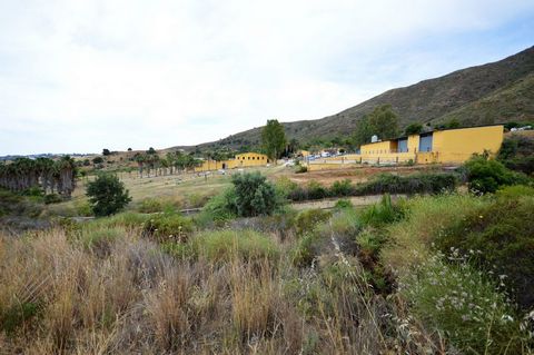 Fantastic and unique equestrian farm in an area surrounded by pine forests and Mediterranean vegetation.The complex is completely fenced and is located a few minutes by car from La Cala de Mijas, beaches and all kinds of services.The farm has an exce...