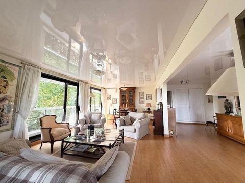 Appartement Prestigieux de 5 pièces - LE CHESNAY