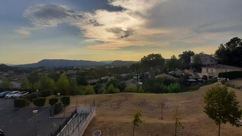 T2 avec terrasse et parking