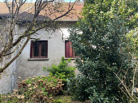 Maison de 112 m2, 3 chambres, garage et terrain.