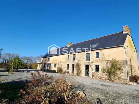 Longère d'environ 200 m2 habitables avec vie de plain-pied