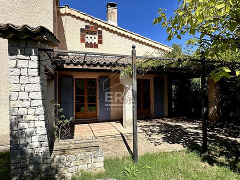 L'agence ERA VDS IMMO Peipin vous propose en exclusivité : Dans un secteur recherché au coeur de la vallée du Jabron, découvrez cette magnifique maison de plain-pied de 158 m² au style provençal. Vous profiterez d'un terrain arboré de 1447 m² et de p...
