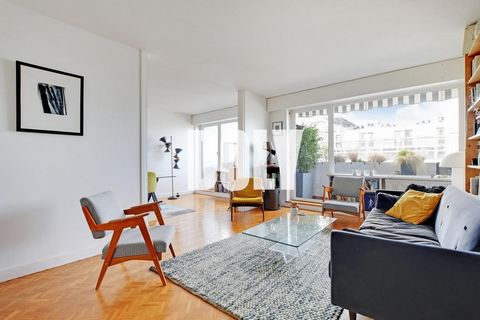In het hart van de wijk Saint-Ambroise biedt DOLY u exclusief dit prachtige familieappartement aan, in perfecte staat, met een oppervlakte van 108 m² gewogen (105m2 Carrez + 8m2 balkons). Gelegen op de 7e verdieping van 10 van een goed onderhouden co...