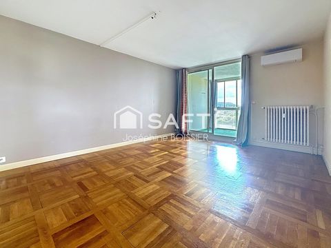 A VISITER SUR BAGNOLS SUR CEZE (30), MAGNIFIQUE APPARTEMENT DE 88 M²