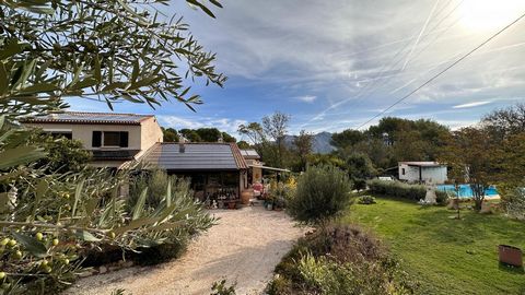 13400- Au pied du Garlaban - Propriété de 242 m2 sur terrain de 4 643 m2 avec dépendances, piscine et garage