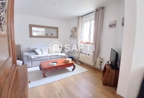 Découvrez cette charmante maison, idéalement située en coeur de ville, refaite à neuf!