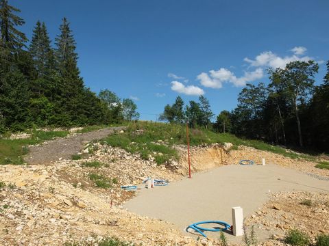 LAMOURA : Belle parcelle de terrain constructible