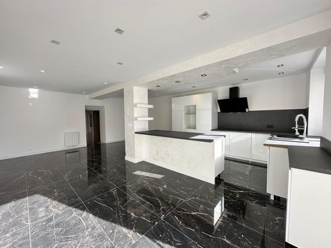 Maison mitoyenne rénovée, pleine de charme et proche de la nature.