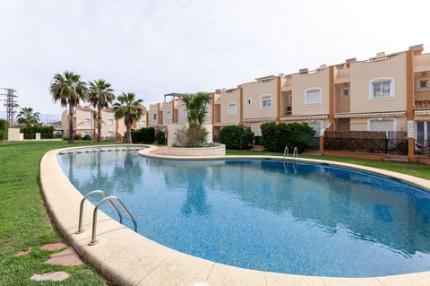 Wonderful apartment for 6 people in Denia, with a shared pool and only 2 km away from the beach. One of the great wonders of this apartment is the exterior area of the urbanization and the fact that it's only 2 km away from the beach. Every morning, ...