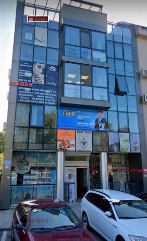 Offre 3255 ! NOUVEAU PRIX RÉDUIT ! Magasin au rez-de-chaussée, dans le quartier de DCC, Mausolée, Jardin de la Ville, etc., dans un nouveau bâtiment administratif habité, sans frais d’entretien mensuels. Convient également pour le bureau, le studio, ...