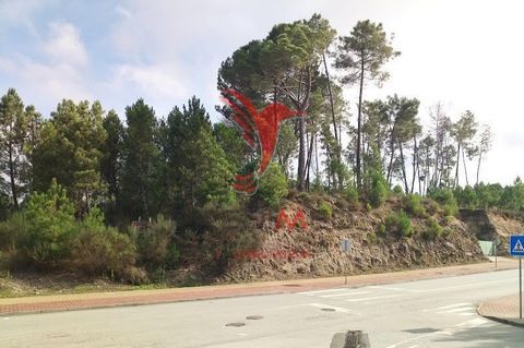 Land with excellent location in the city center of Mangualde. With an area of 2,327.93m2, in an urban area, with the possibility of being plotted to two or three villas, just off the A25, next to Pingo Doce, with views over the city, this property of...