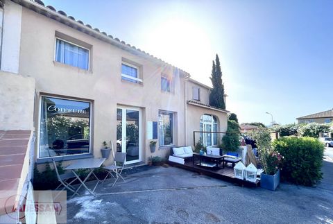 Var (83), for sale, exclusive novelty in Saint-Tropez, this magnificent business of almost 60m² duplex, with 2 private parking spaces and other public parking spaces available. On one level, a beauty institute, which can serve as various shops or off...