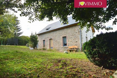 Located in Liginiac. JOVIMMO votre agent commercial Johanna PARTAUD ... Family stone house, no work needed, renovation work carried out in 2019 (supporting invoices) On 602 m2 of enclosed land with a well. Close to shops, not overlooked, the house co...